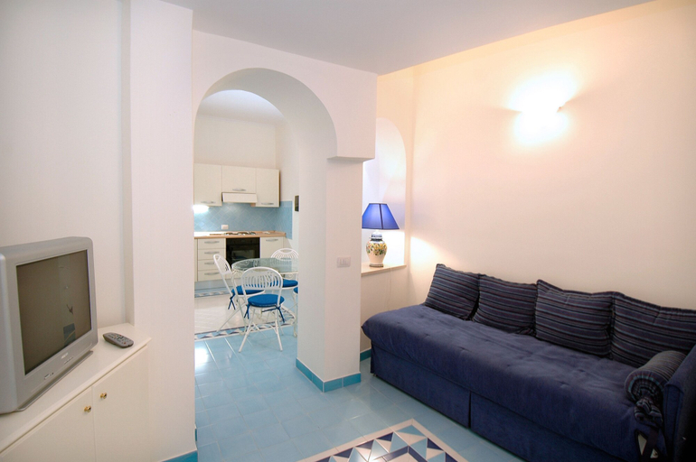Others 5, Aurora Residence, Salerno