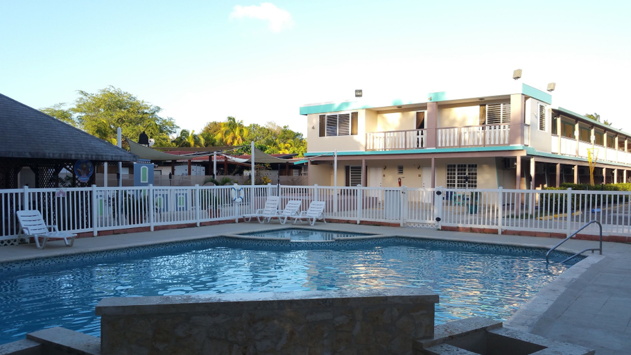 Exterior & Views 2, Combate Beach Resort