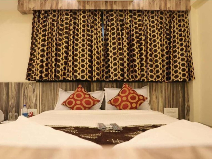 Bedroom 5, Hotel Golden Inn, Mumbai Suburban