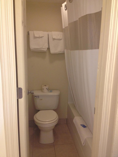 Bathroom 3, Battlefield Inn Springfield, Greene