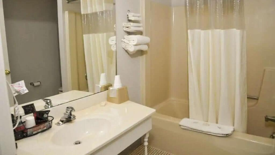 Bathroom 5, Surrey Inn Hotel Ashland, Ashland