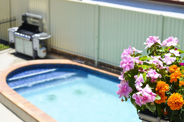 Sport & Beauty 5, Golden Beach Motor Inn, Caloundra - Caloundra S.
