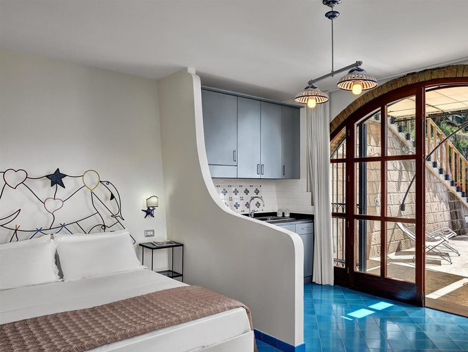 Bedroom, Vera e il Vervece, Napoli