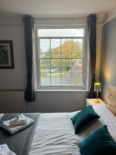 Bedroom 2, The Castle Hotel, Kent