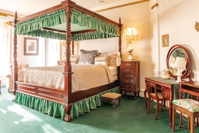 Bedroom 3, Amethyst Inn at Regents Park, Capital