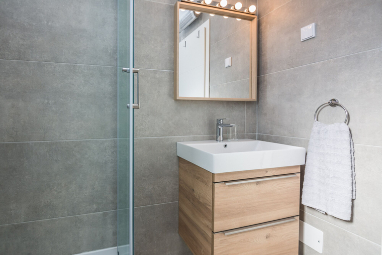 Bathroom 3, Apartments Pejakovic, Vir