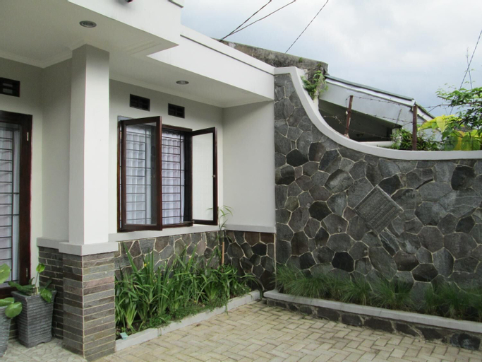 Exterior & Views 26