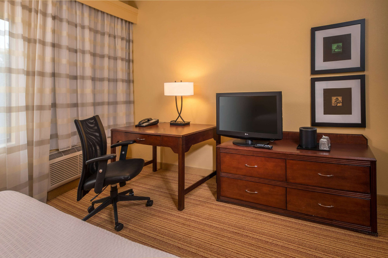 Bedroom 4, Sonesta Select Durham Research Triangle Park, Durham