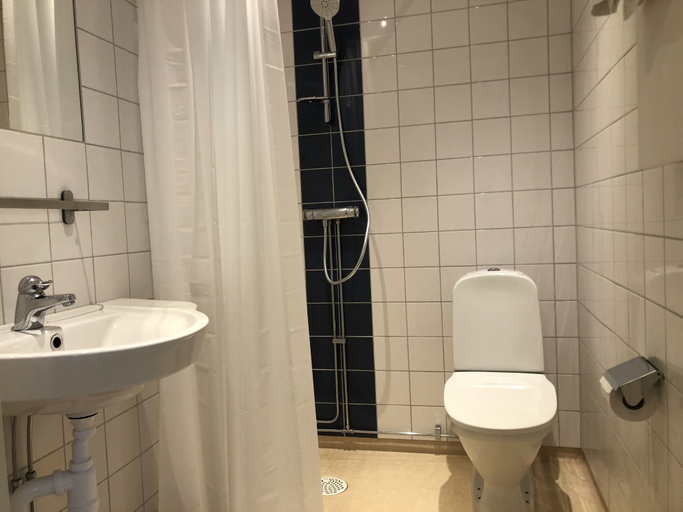 Bathroom 4, Kroppefjäll Bed & Breakfast, Mellerud