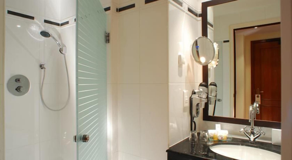 Bathroom 5, Marivaux Hotel, Bruxelles