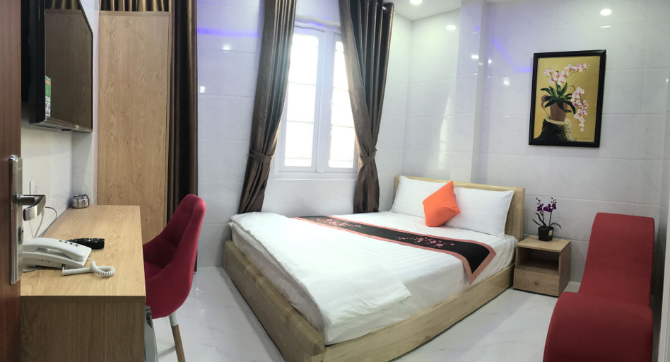 Bedroom 1, Deluxe 1 bed ,1 Bath ,2 Guests, District 1