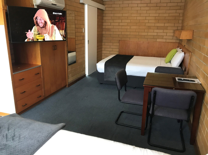 Bedroom 14