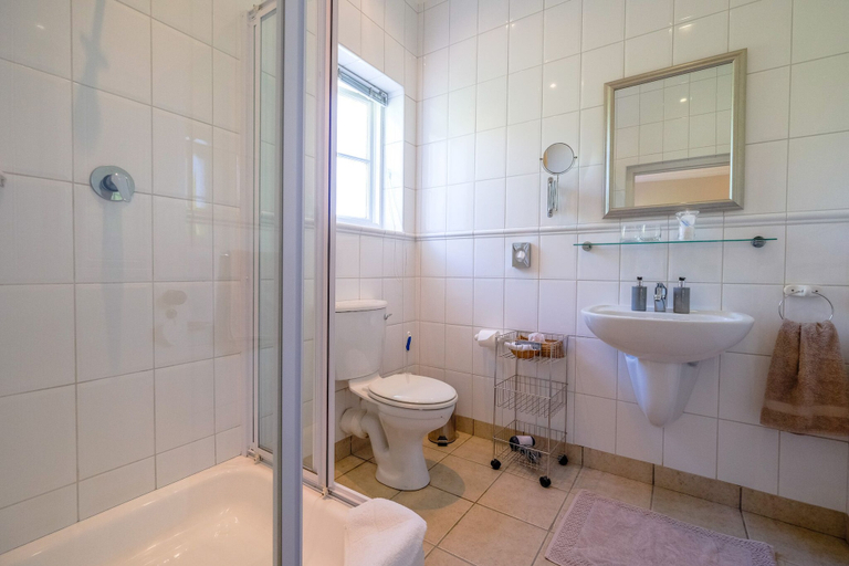 Bathroom 4, Oude Berg Guesthouse, Eden