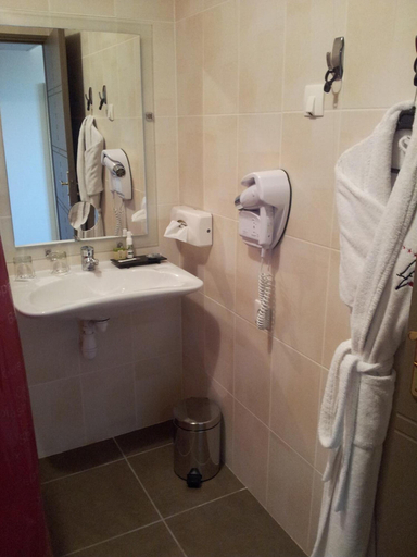 Bathroom 5, Hotel La Fauceille, Pyrénées-Orientales