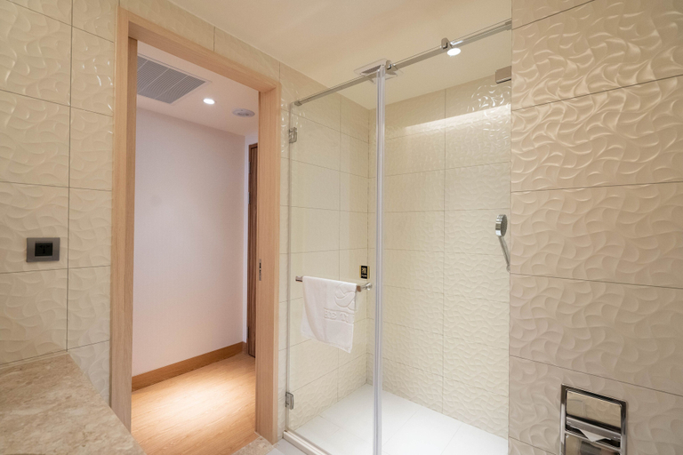 Bathroom 5, He Ti Hotel, Taichung
