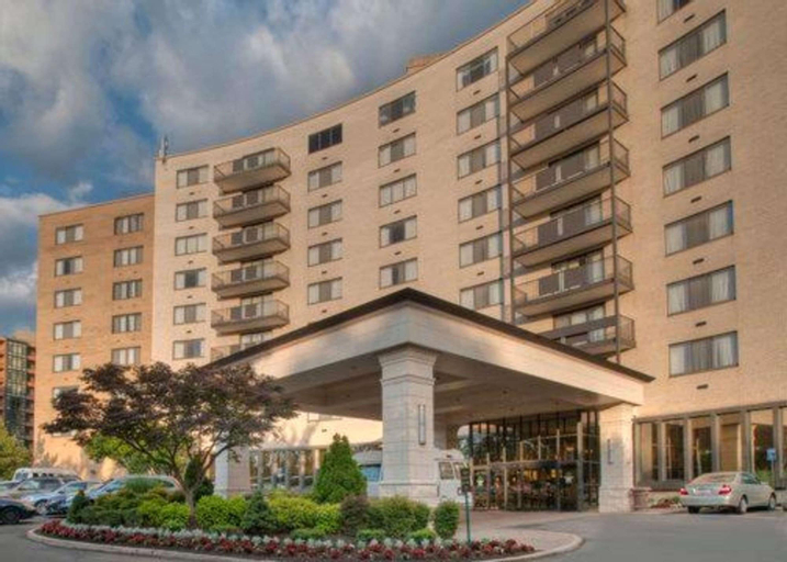 Arlington Court Suites, a Clarion Collection Hotel, Arlington