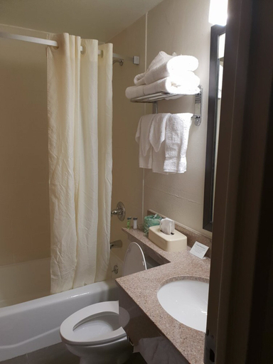 Bathroom, Sleep Inn JFK Airport Rockaway Blvd, New York