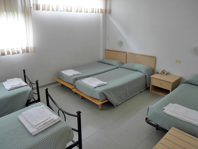Bedroom 4, Opera Don Calabria Casa per Ferie, Roma