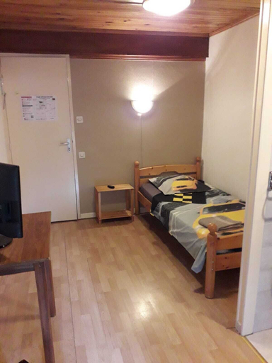 Bedroom 5, Le Salençon, Ain