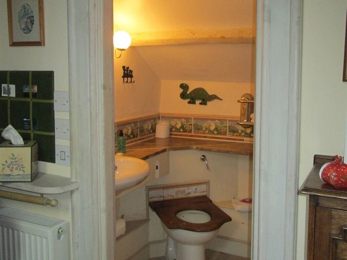 Bathroom 4, Alnwick Lodge, Northumberland
