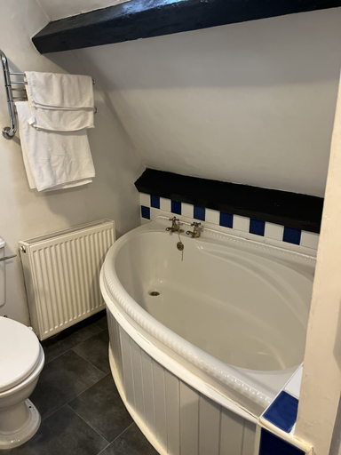 Bathroom 3, Lulus, Cumbria