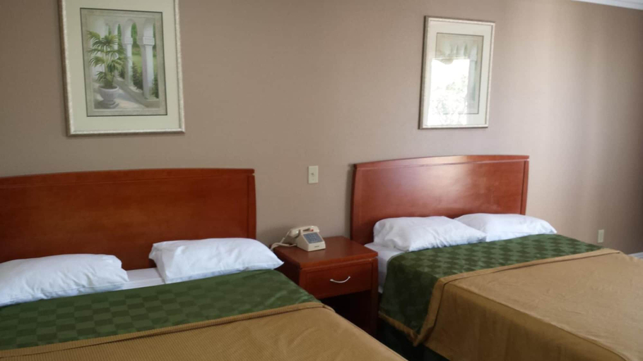 Bedroom 2, Regency Inn And Suites, Riverside
