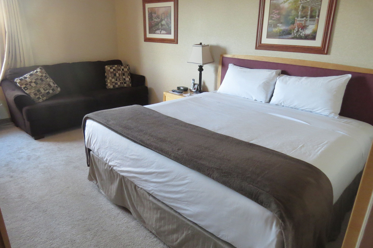 Bedroom 5, Rocky Inn Express, Division No. 9