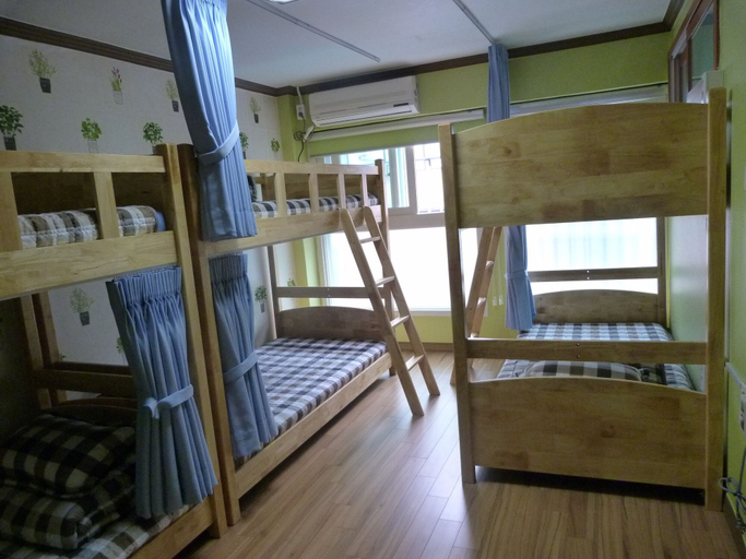 Bedroom 3, Popcorn Hostel Nampodong, Jung