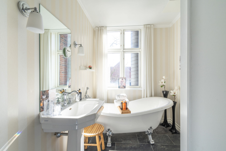 Bathroom 5, Park Hotel, Frederikshavn