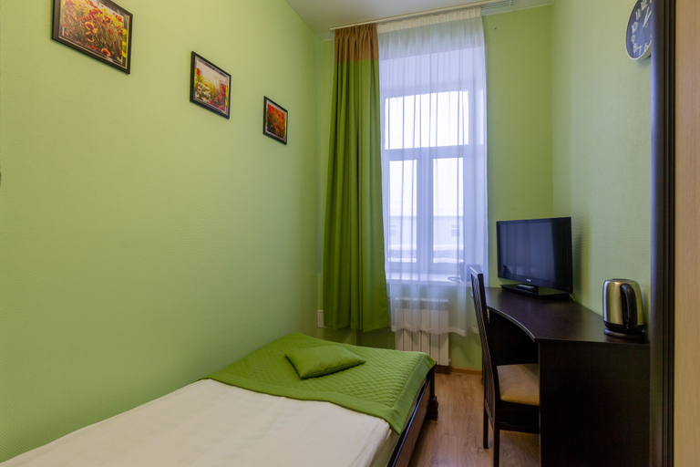 Bedroom 3, Hotel Oblaka, Central