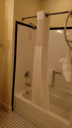 Bathroom 4, Ye Old English Inn, Taney
