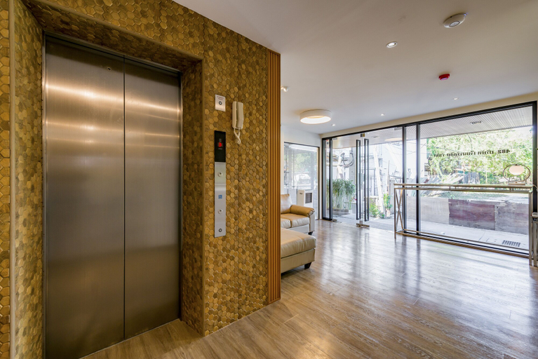 Others 4, P18 Hotel, Ratchathewi