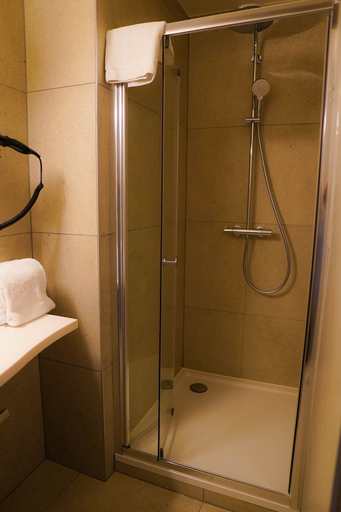 Bathroom 5, Hotel de Flandre, Oost-Vlaanderen