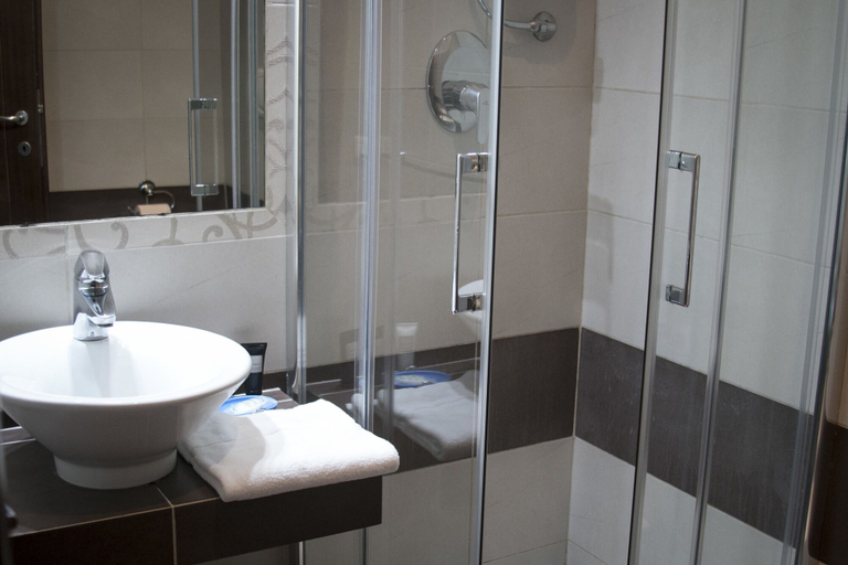 Bathroom 4, Vatican City Guest House, Roma
