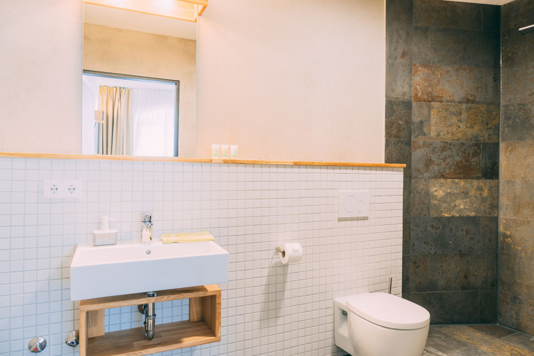 Bathroom 4, Amtshaus Gut Hügle Boutique Apartments, Ravensburg