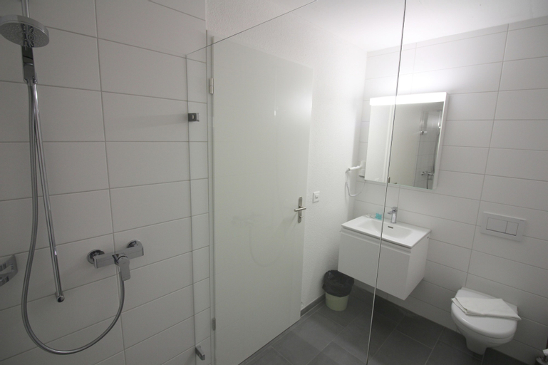 Bedroom 3, Swiss Star Zurich Airport, Bülach