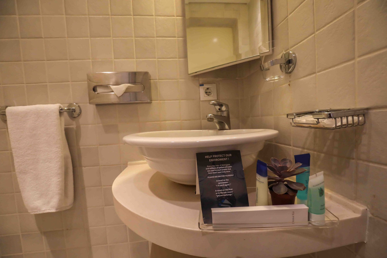 Bathroom 4, Sky Suites, Beirut
