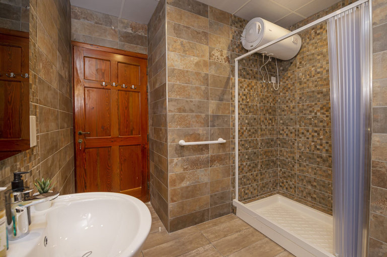 Bathroom 4, Summer Breeze Superior Apartment with Terrace by Getaways Malta