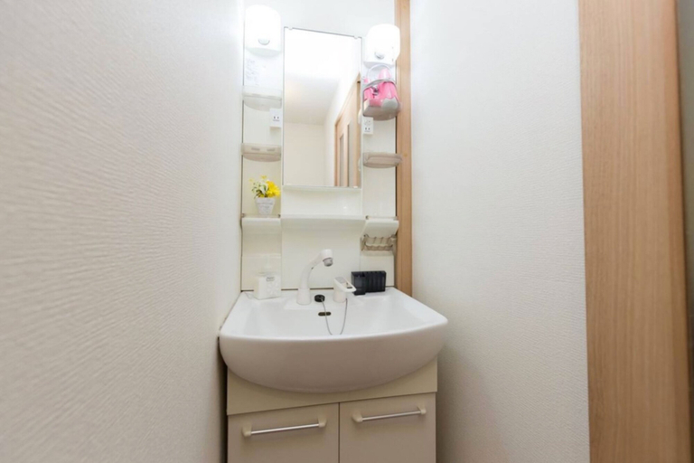 Bathroom 3, Higashimikuni House, Osaka