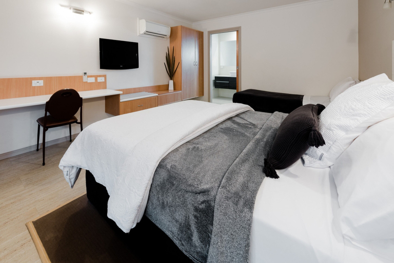 Bedroom 3, Castlemaine Colonial Motel and Apartments, Mount Alexander  - C'maine