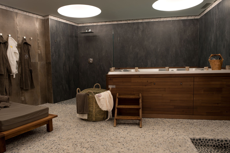 Bathroom 5, Fiocco di Neve Relais & Spa, Cuneo