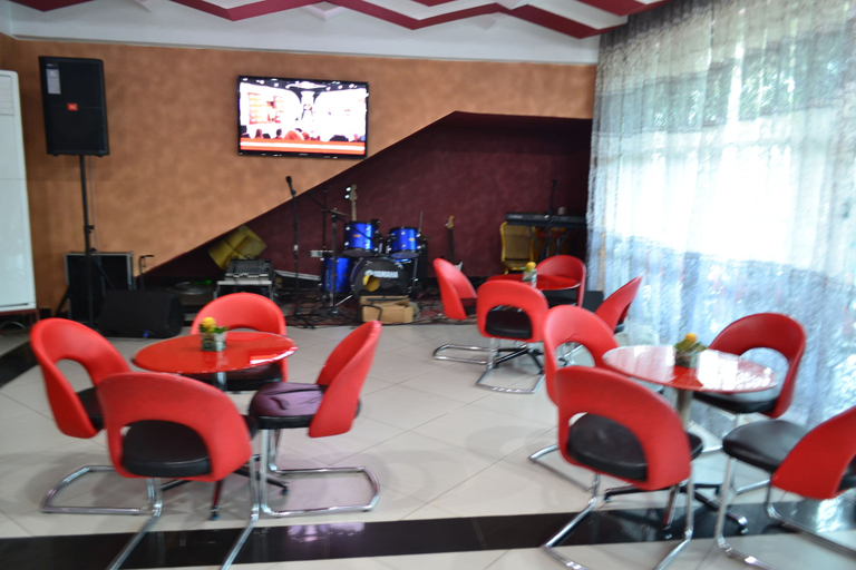 Food & Drinks 4, DK Hotel, Wouri