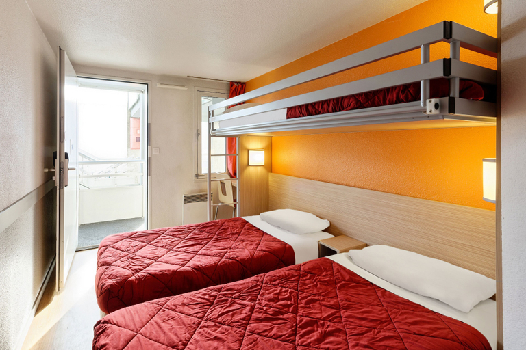 Bedroom 4, Premiere Classe Carcassonne, Aude