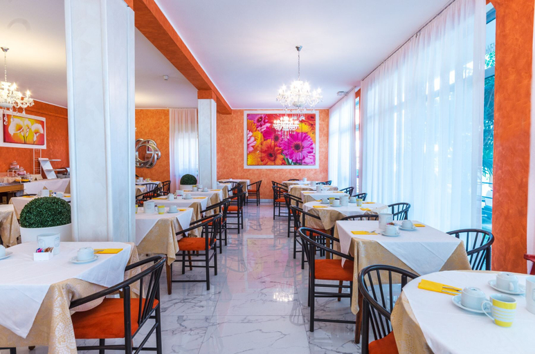 Food & Drinks 5, Hotel Romantik, Udine