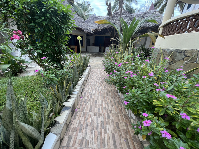 Property grounds 3, Kivuli Villas Diani-3 Bedrooms, Msambweni