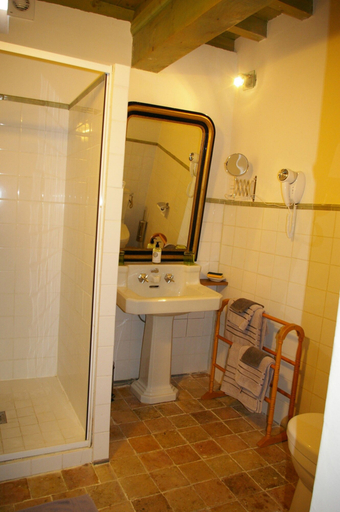 Bathroom 5, Le Clos Des Rêves, Ain