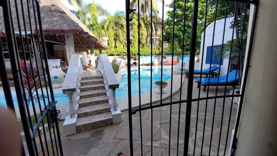 Pool 2, Kivuli Villas Diani-3 Bedrooms, Msambweni