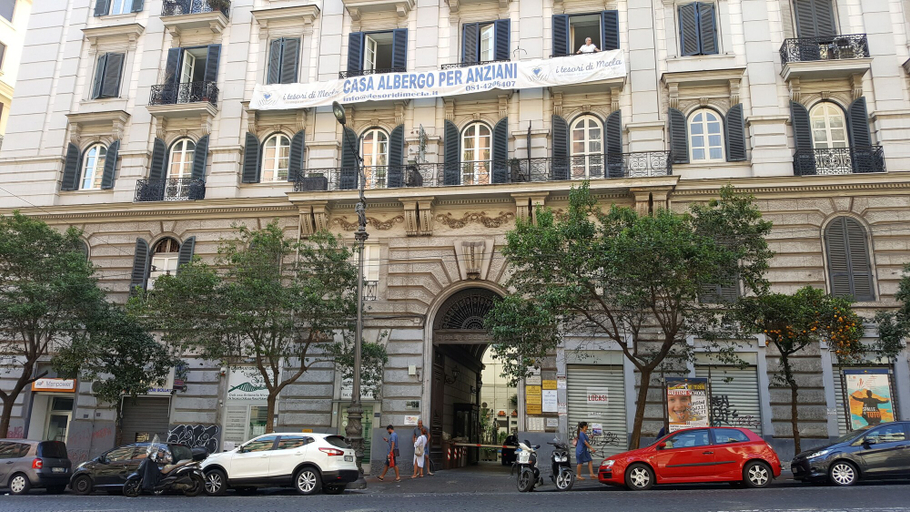 Exterior & Views, Napolinn B&B, Napoli