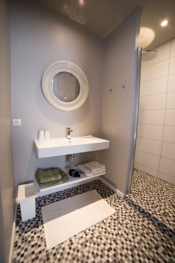 Bathroom 5, Chambre d'Hôtes Arima, Pyrénées-Atlantiques