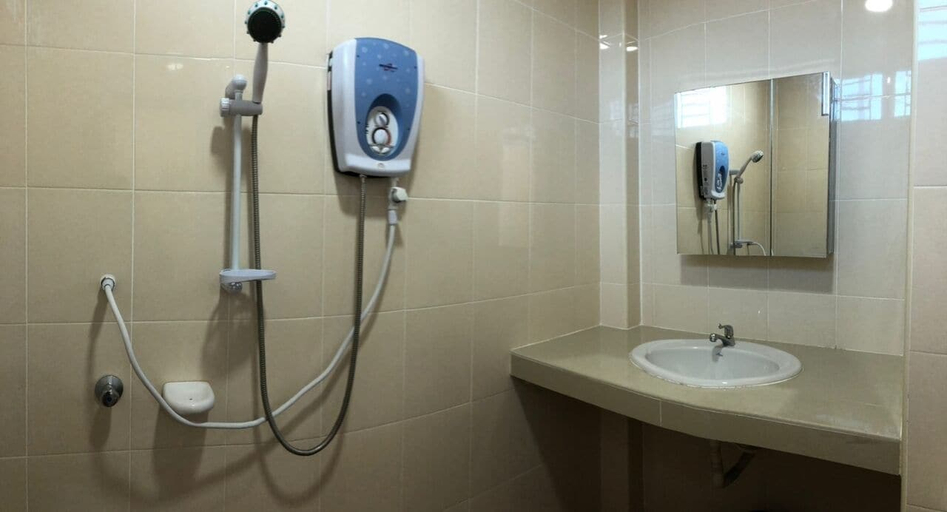 Bathroom 5, Aam Hotel, Kota Bharu